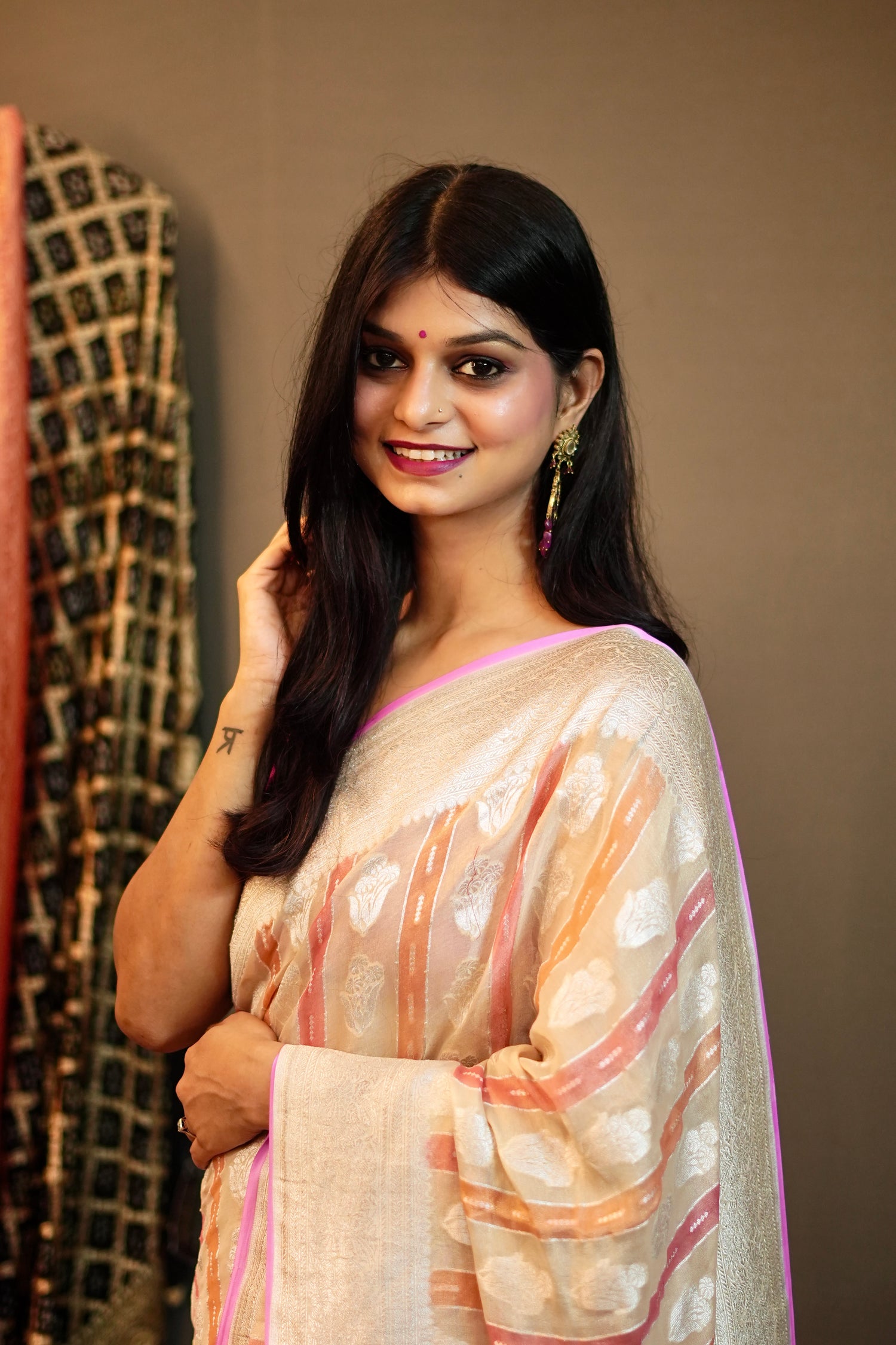 Ivory Pure Tissue Chiffon Banarasi Saree with Hand-Brushed Dyeing