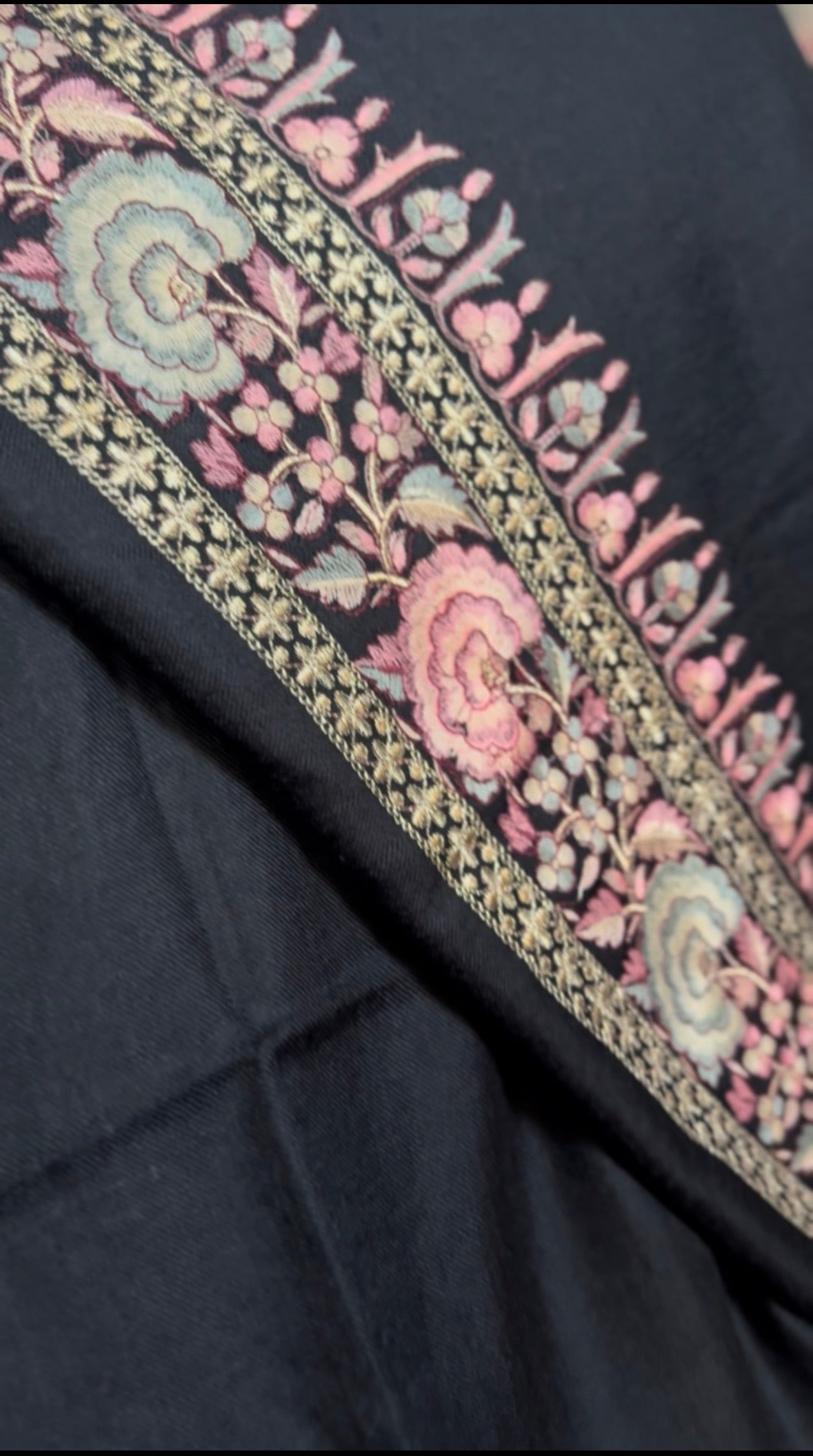 Black Pure Pashmina Sozni Emroidered Kashmiri Shawl