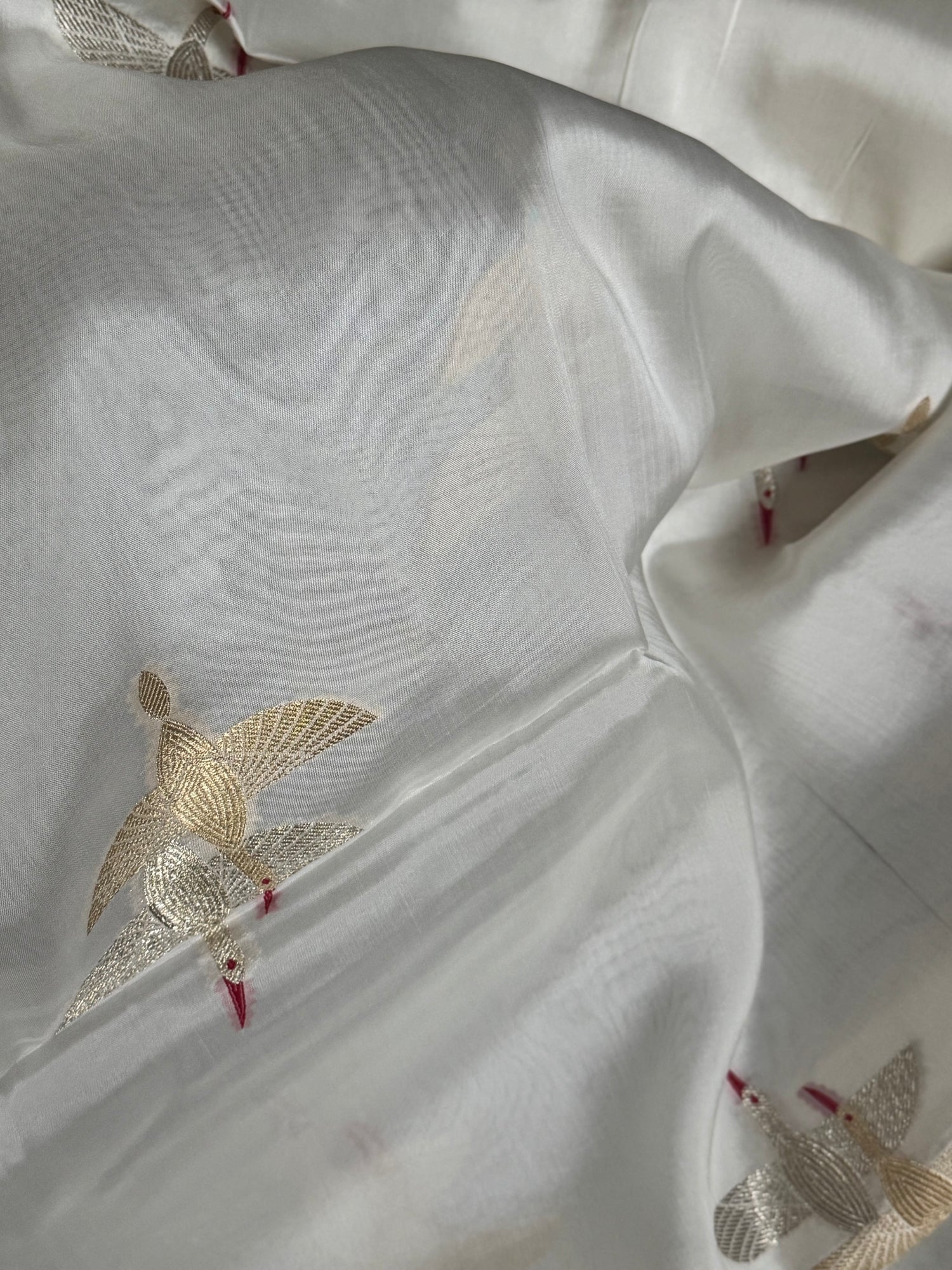 White Sona Rupa Satin Organza Saree with Bird Motifs and Zari Pallu
